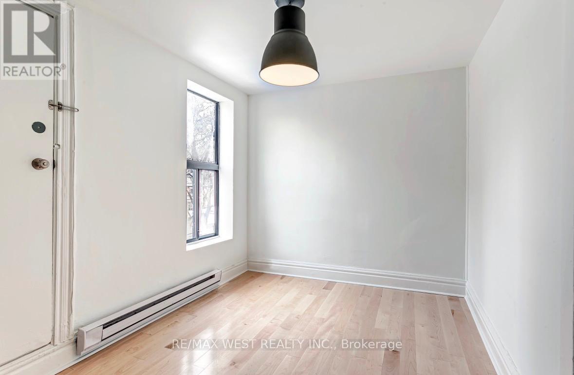 4 - 299 Pacific Avenue, Toronto, Ontario  M6P 2P8 - Photo 10 - W12987828