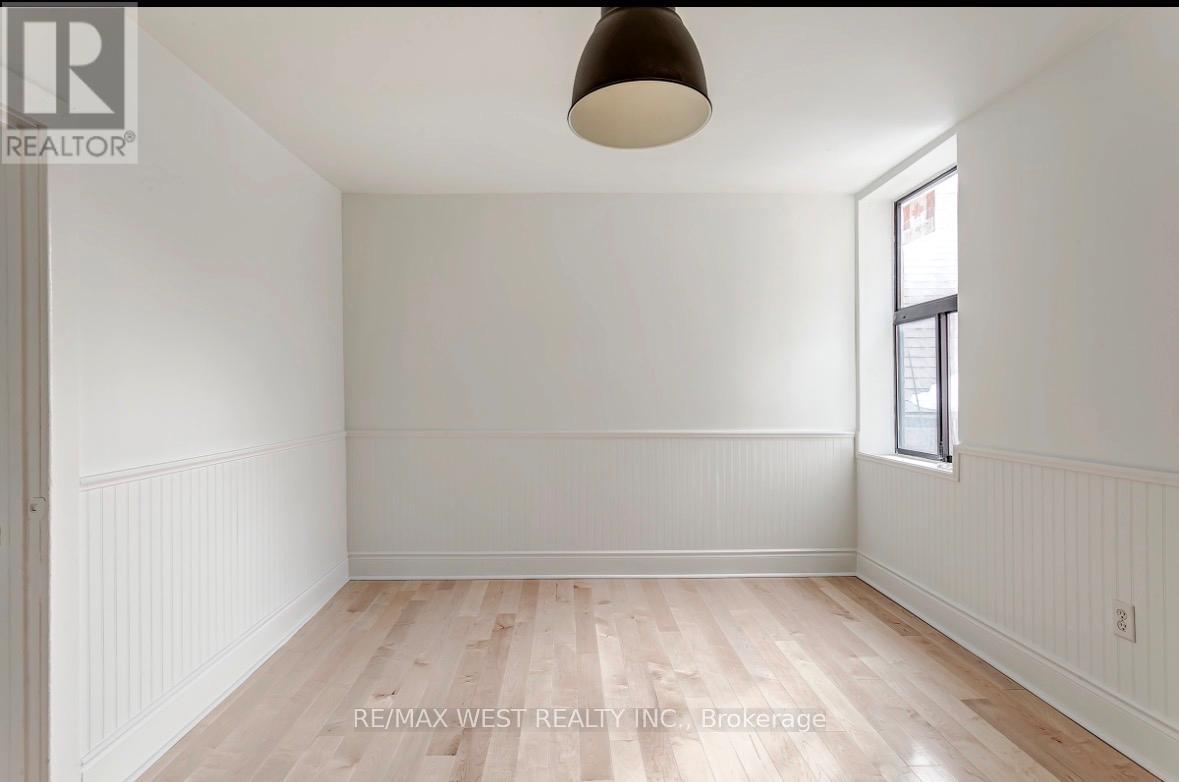 4 - 299 Pacific Avenue, Toronto, Ontario  M6P 2P8 - Photo 13 - W12987828