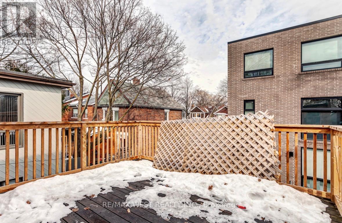 4 - 299 Pacific Avenue, Toronto, Ontario  M6P 2P8 - Photo 15 - W12987828