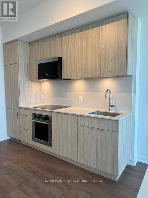 811 - 251 Masonry Way, Mississauga, Ontario  L5H 0B2 - Photo 12 - W12987834