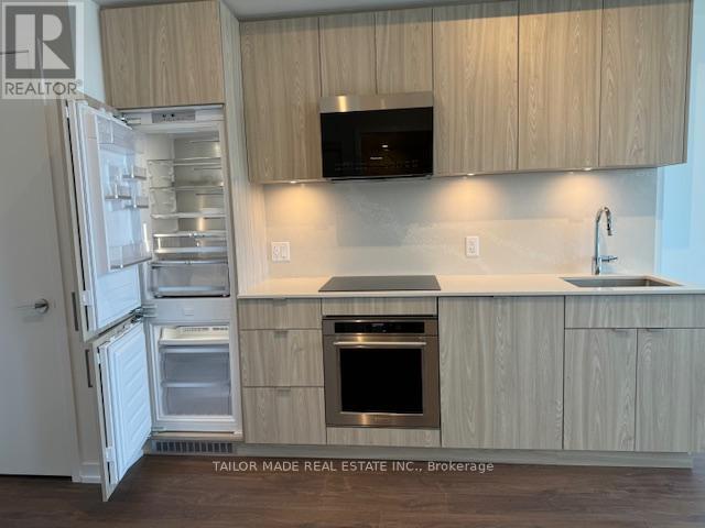 811 - 251 Masonry Way, Mississauga, Ontario  L5H 0B2 - Photo 4 - W12987834