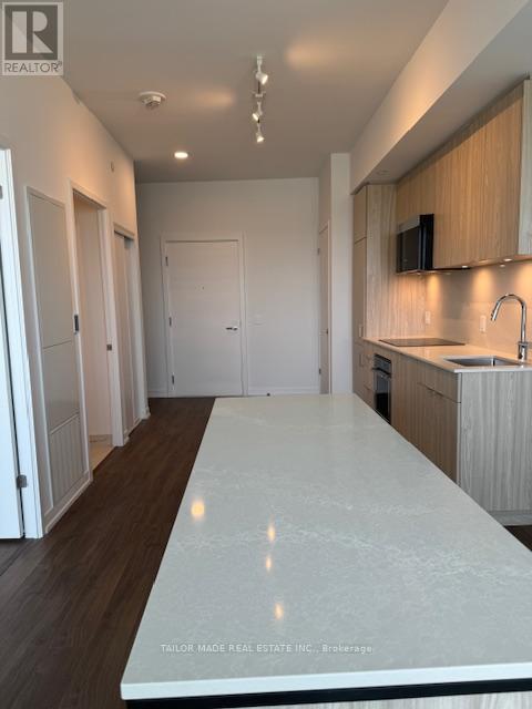 811 - 251 Masonry Way, Mississauga, Ontario  L5H 0B2 - Photo 7 - W12987834