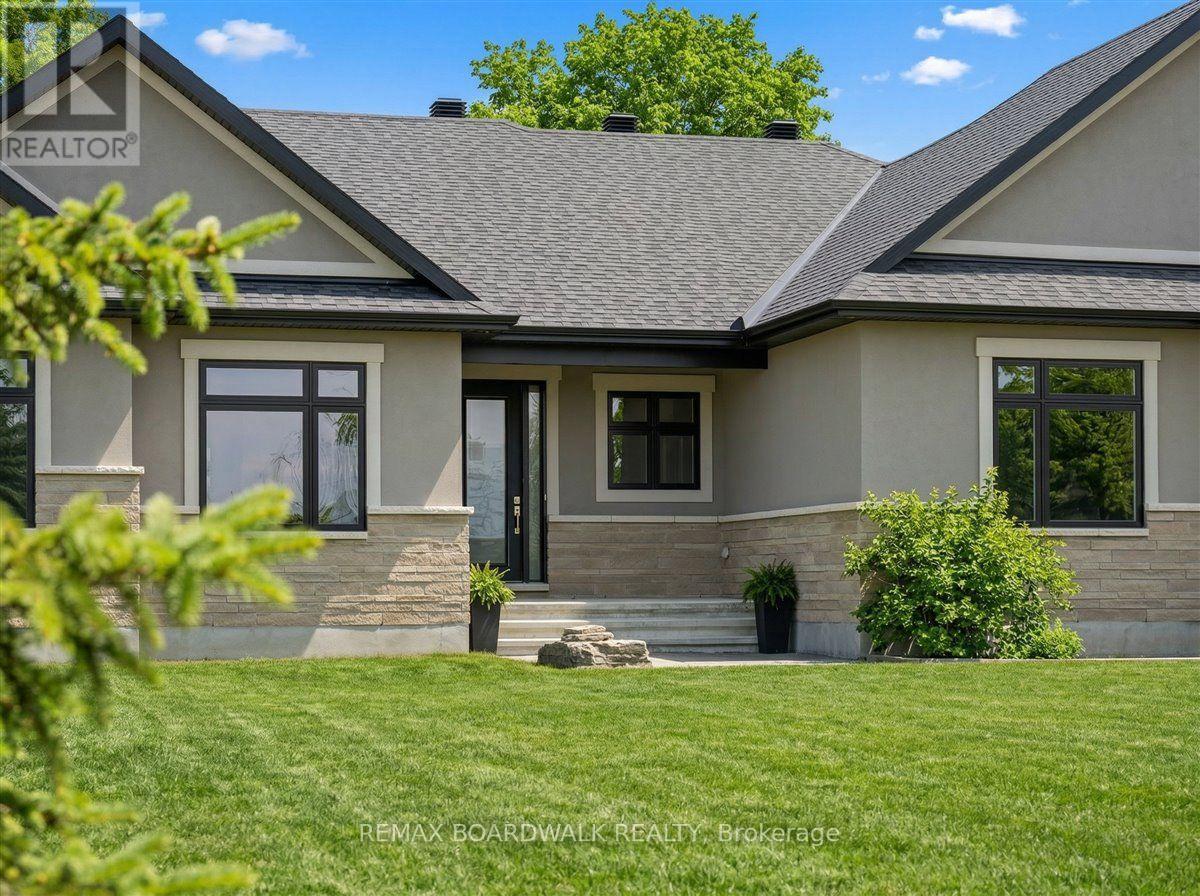 137 Coyles Drive S, Beckwith, Ontario  K0A 1B0 - Photo 2 - X12965600