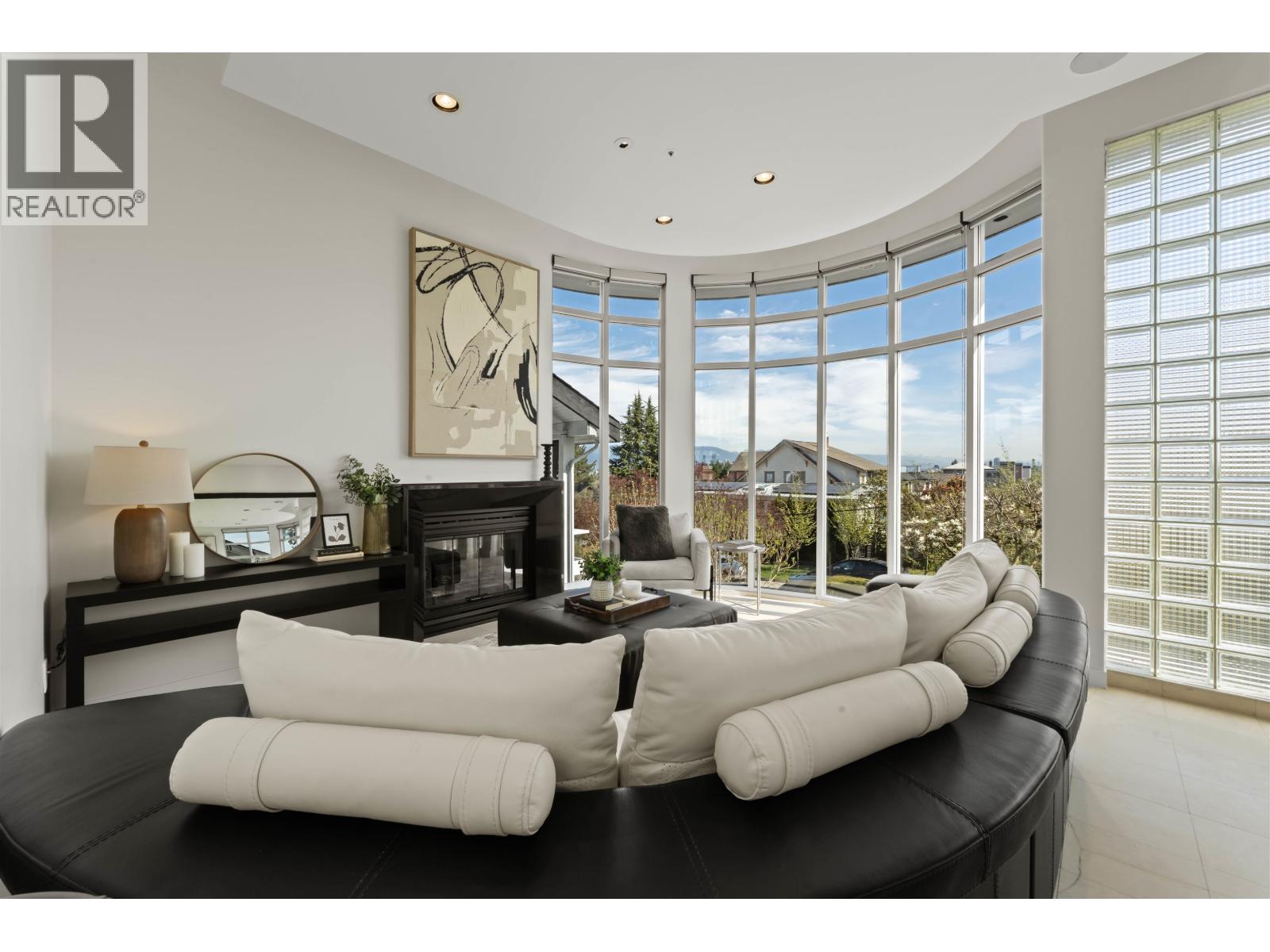 3043 Alma Street, Vancouver, British Columbia  V6R 3S9 - Photo 3 - R3110061