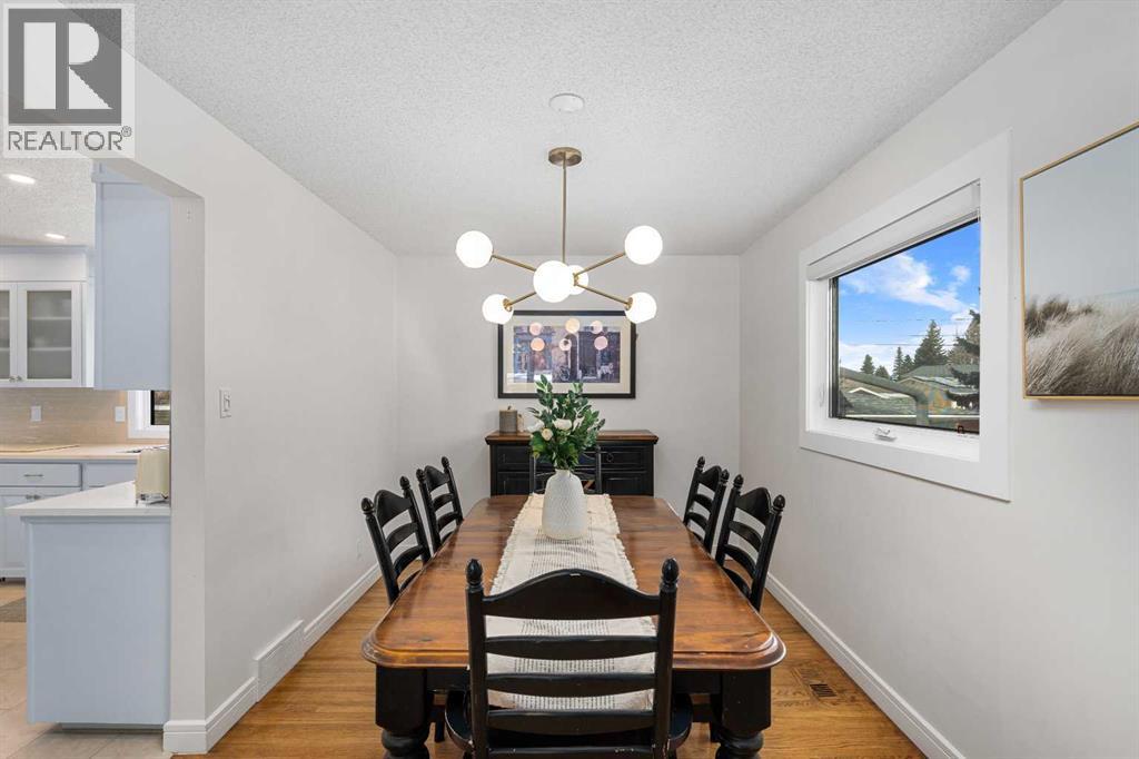 736 Lake Bonavista Drive SE, Calgary, Alberta  T2J 0N1 - Photo 11 - A2299585