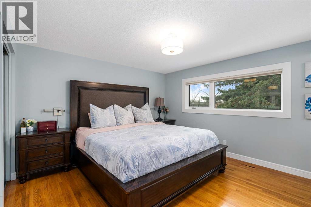 736 Lake Bonavista Drive SE, Calgary, Alberta  T2J 0N1 - Photo 21 - A2299585