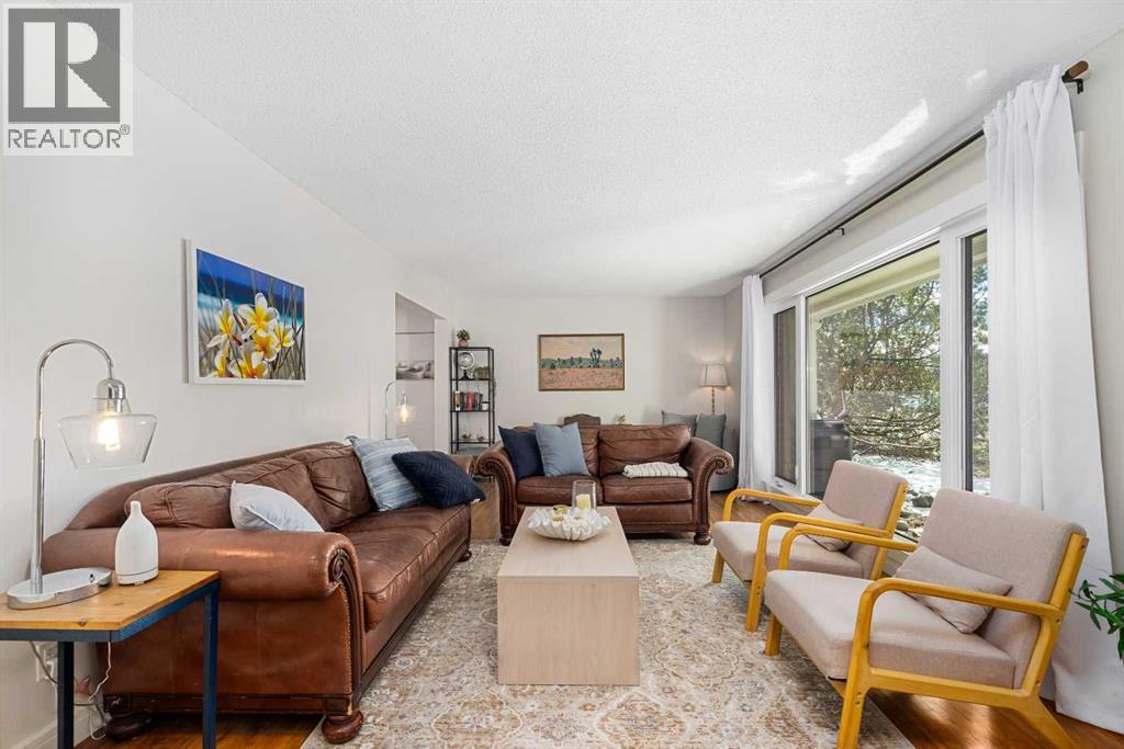 736 Lake Bonavista Drive SE, Calgary, Alberta  T2J 0N1 - Photo 6 - A2299585