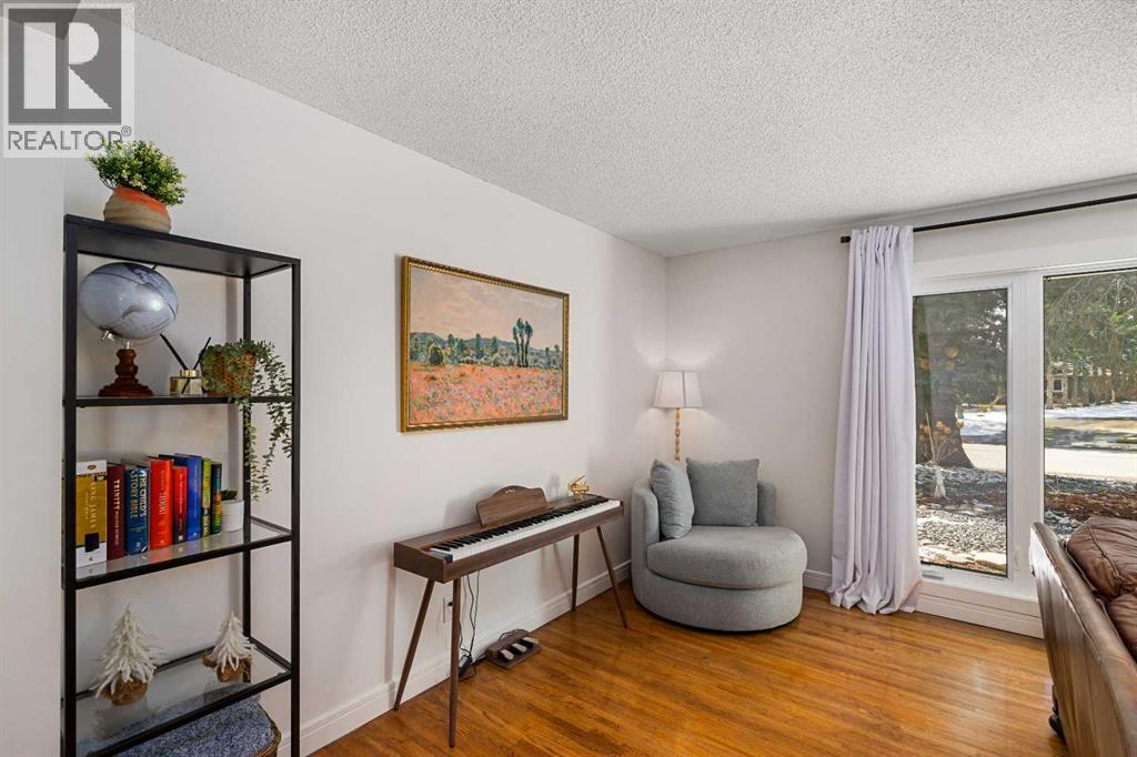 736 Lake Bonavista Drive SE, Calgary, Alberta  T2J 0N1 - Photo 10 - A2299585