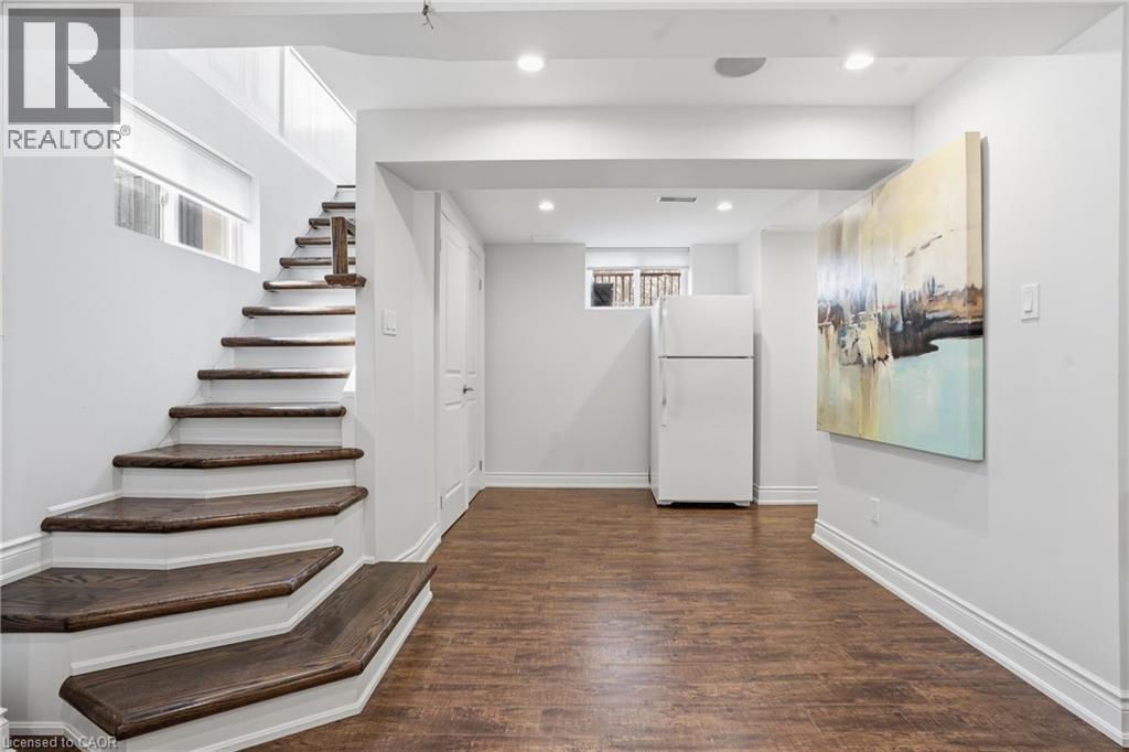 208 East 44th Street, Hamilton, Ontario  L8T 3H6 - Photo 17 - 40819475