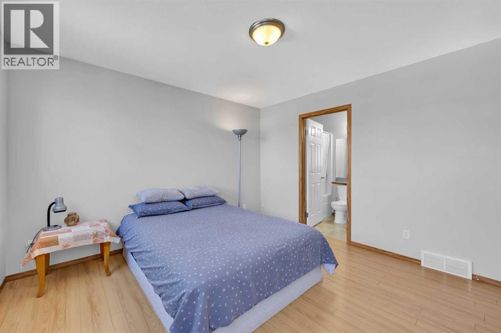 192 Somerglen Common, Calgary, Alberta  T2Y 4E8 - Photo 20 - A2299840