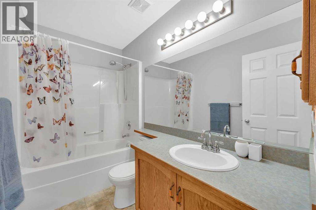 192 Somerglen Common, Calgary, Alberta  T2Y 4E8 - Photo 29 - A2299840