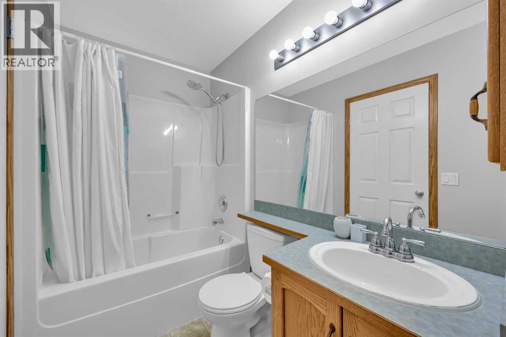 192 Somerglen Common, Calgary, Alberta  T2Y 4E8 - Photo 23 - A2299840