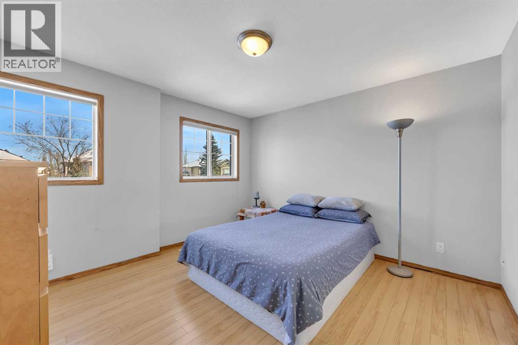 192 Somerglen Common, Calgary, Alberta  T2Y 4E8 - Photo 18 - A2299840