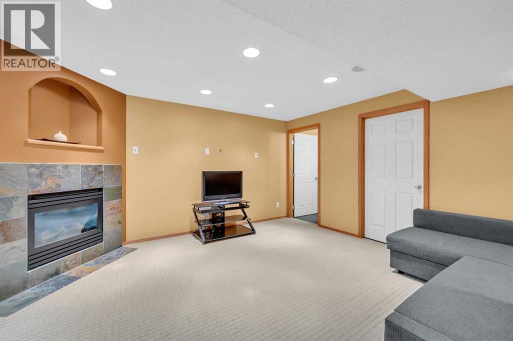 192 Somerglen Common, Calgary, Alberta  T2Y 4E8 - Photo 35 - A2299840