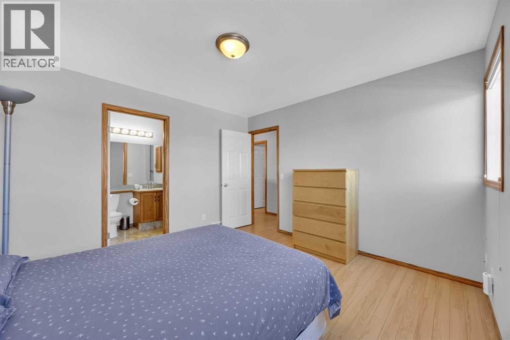 192 Somerglen Common, Calgary, Alberta  T2Y 4E8 - Photo 21 - A2299840