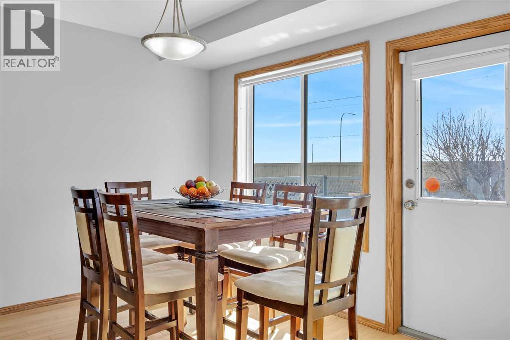 192 Somerglen Common, Calgary, Alberta  T2Y 4E8 - Photo 11 - A2299840