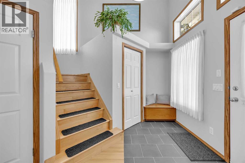 192 Somerglen Common, Calgary, Alberta  T2Y 4E8 - Photo 5 - A2299840