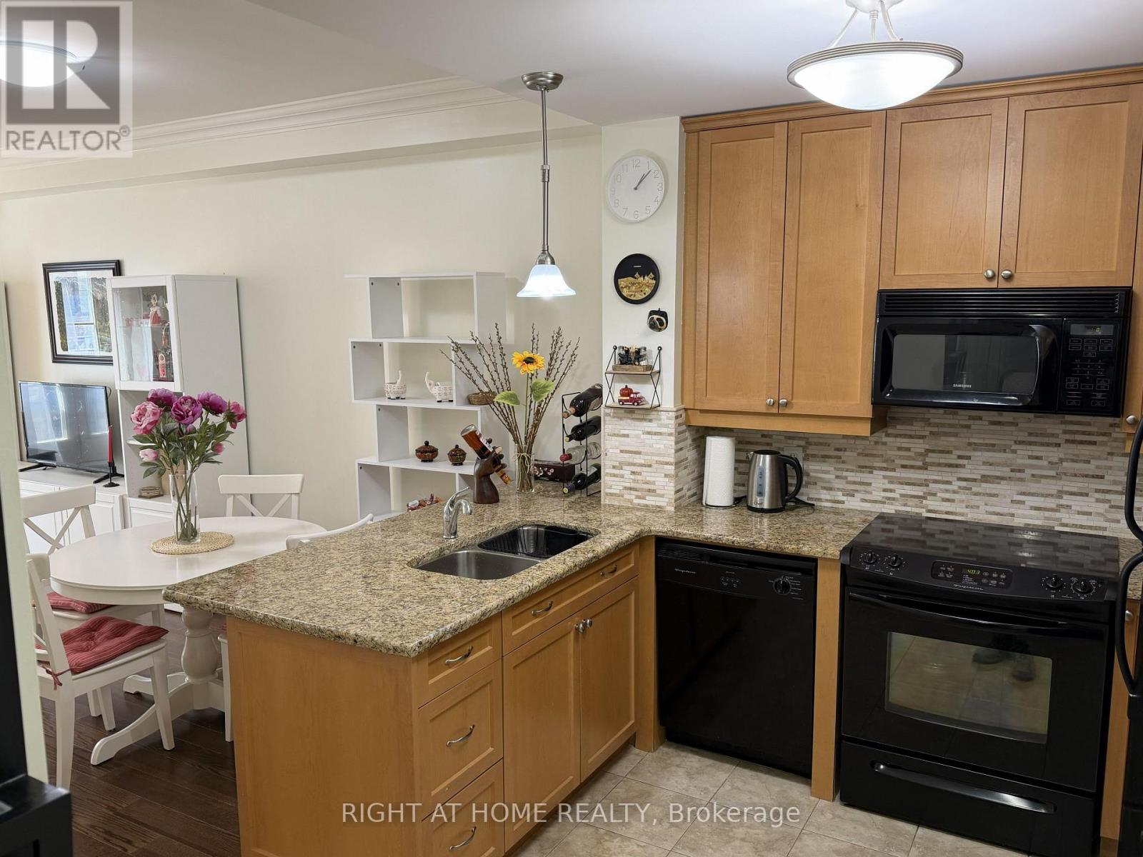 309 - 60 Ann Street, Caledon, Ontario  L7E 4G5 - Photo 13 - W12987852