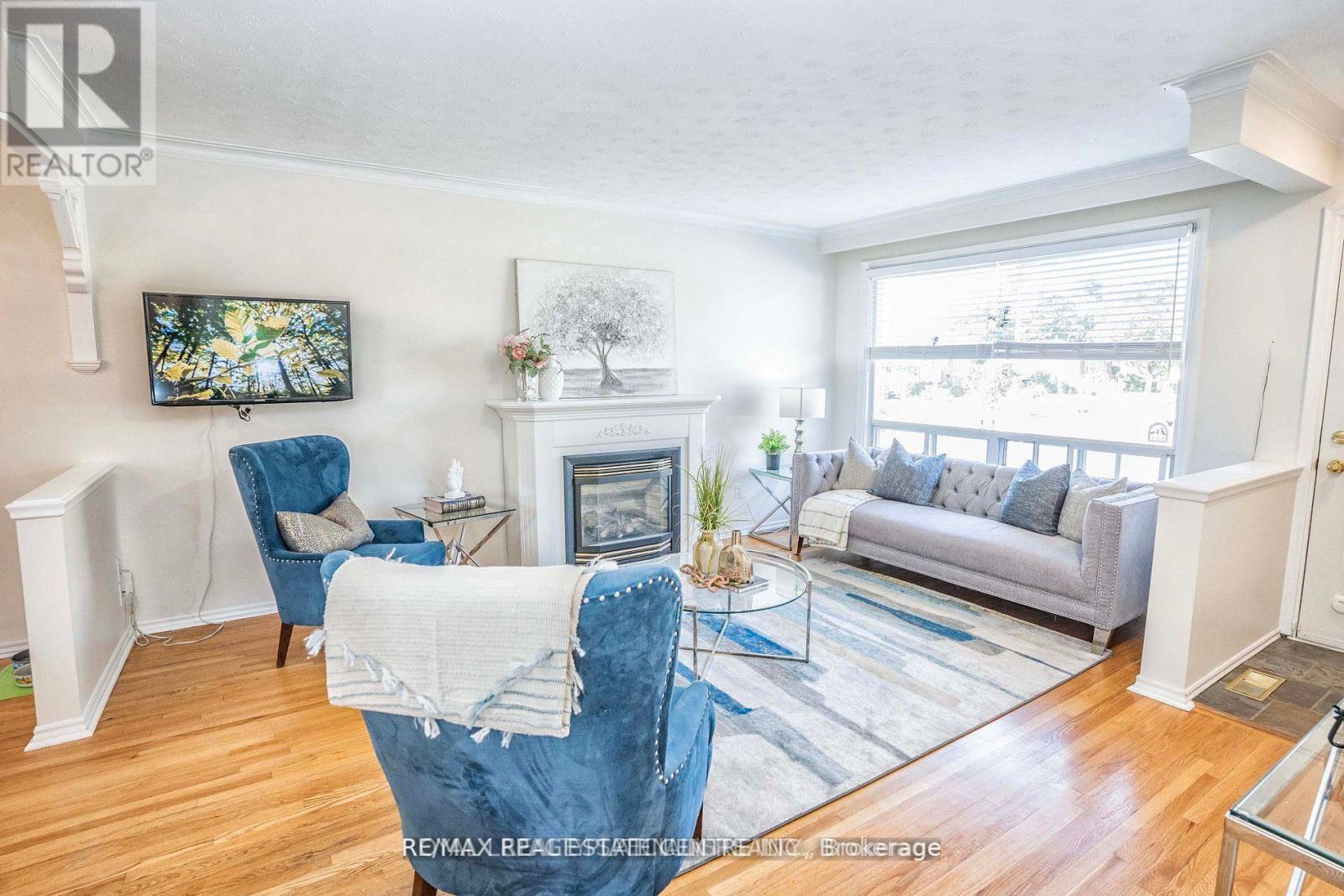 (Upper) - 37 Edgemont Drive, Brampton, Ontario  L6V 1K9 - Photo 3 - W12987862