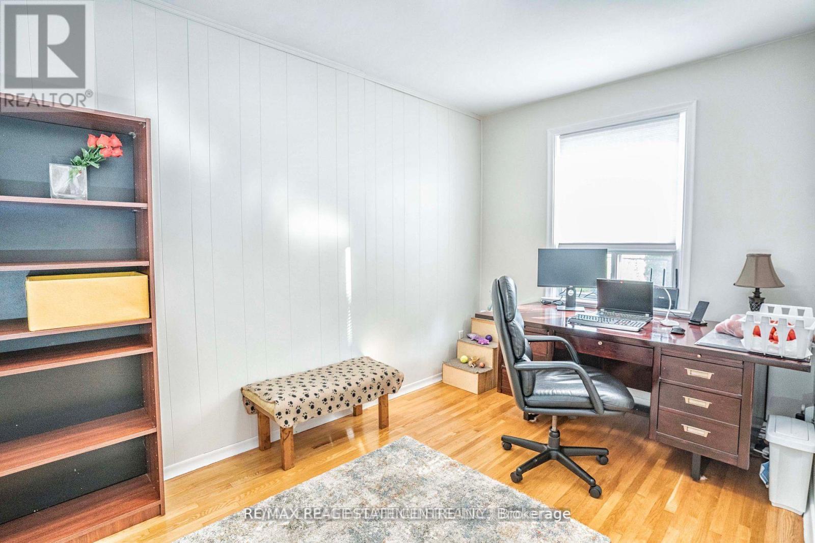 (Upper) - 37 Edgemont Drive, Brampton, Ontario  L6V 1K9 - Photo 7 - W12987862