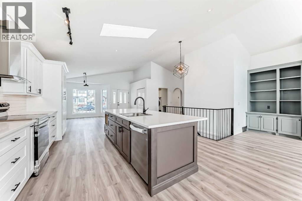 228 Woodside Crescent Nw, Airdrie, Alberta  T4B 2G8 - Photo 7 - A2298688