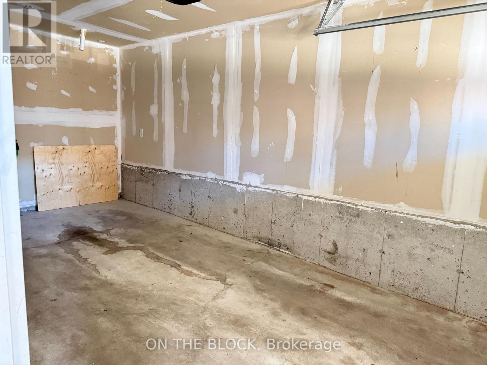 2530 Rosedrop Path, Oshawa, Ontario  L1L 0L1 - Photo 3 - E12958160