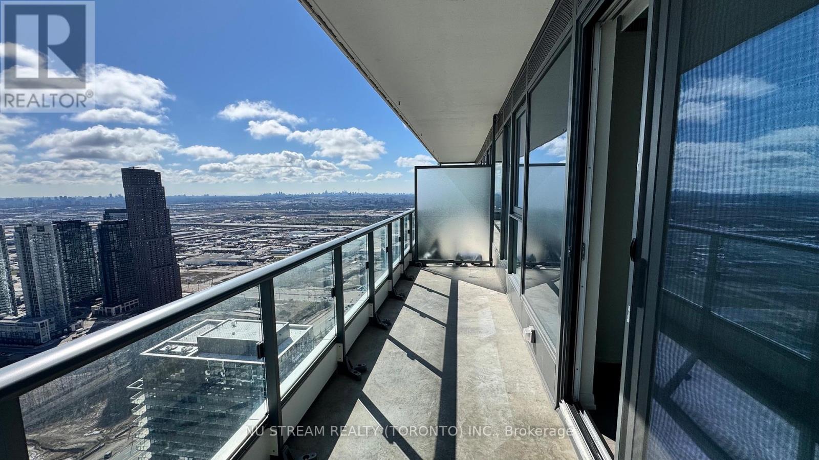 5805 - 950 Portage Parkway, Vaughan, Ontario  L0A 0B0 - Photo 5 - N12961936