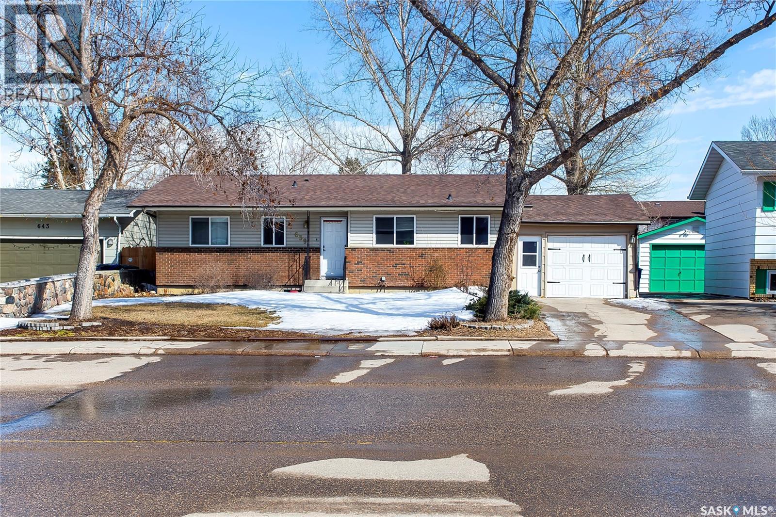 639 Redberry Road, Saskatoon, Saskatchewan  S7K 4S4 - Photo 2 - SK032620