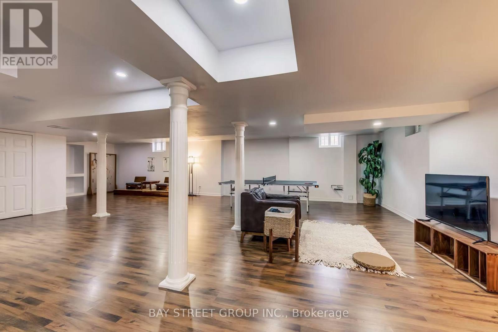 1087 Kestell Boulevard, Oakville, Ontario  L6H 7M5 - Photo 43 - W12921266