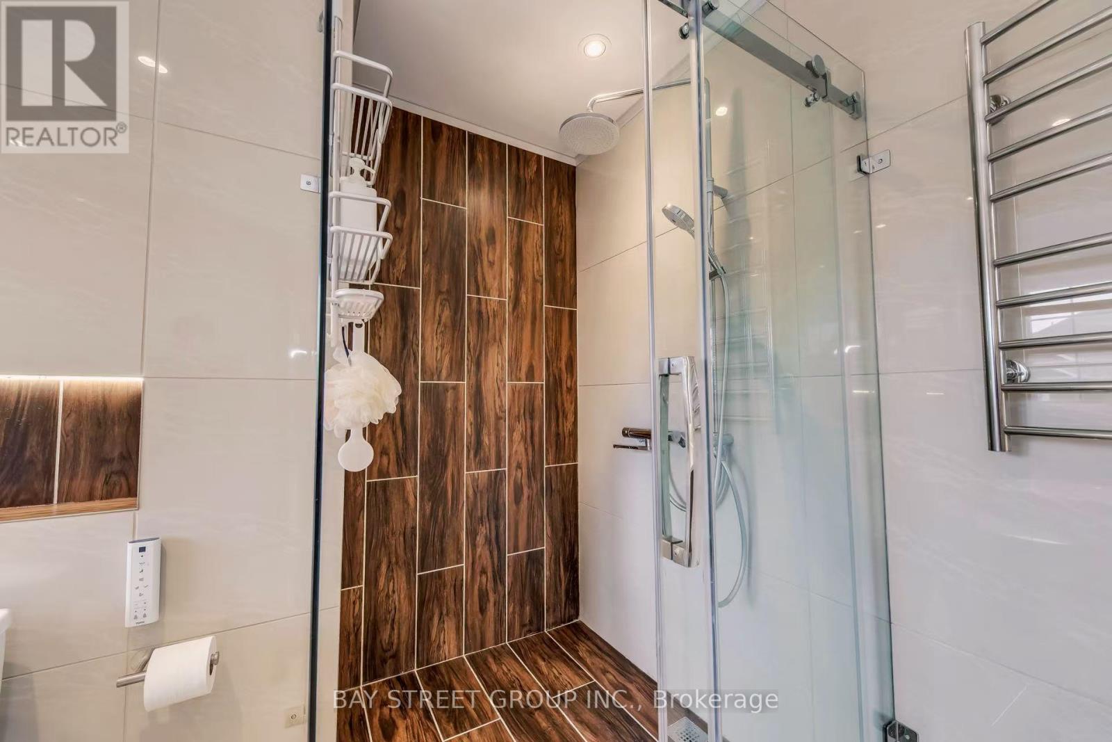 1087 Kestell Boulevard, Oakville, Ontario  L6H 7M5 - Photo 34 - W12921266