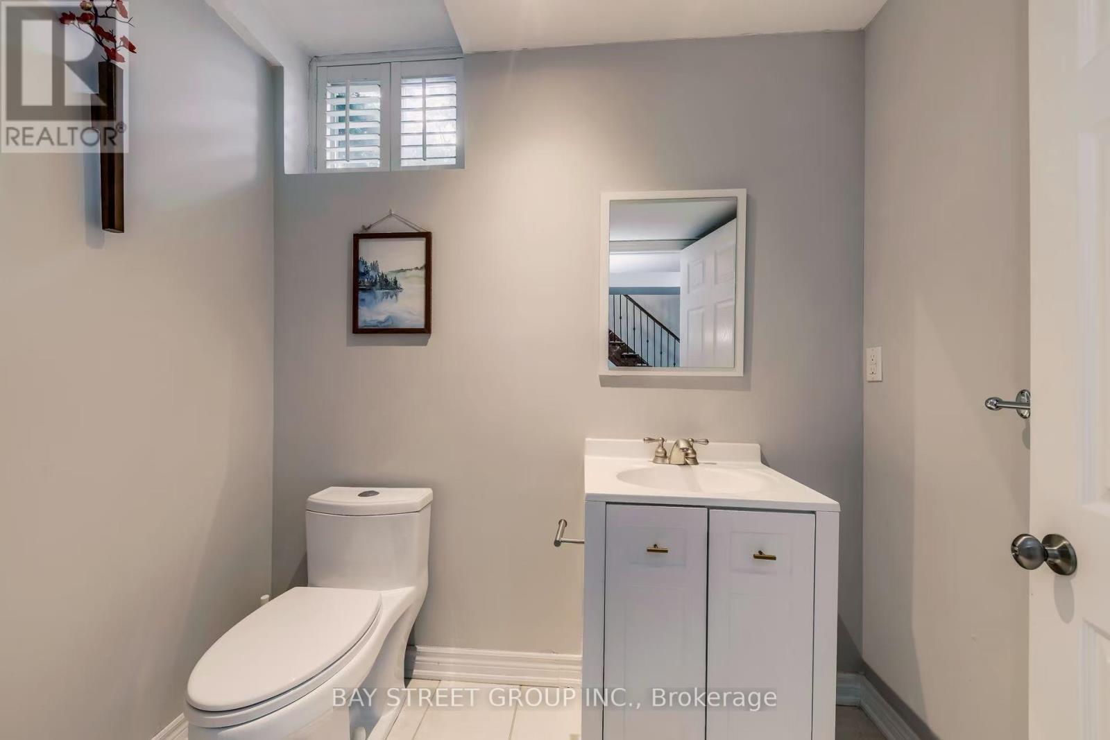 1087 Kestell Boulevard, Oakville, Ontario  L6H 7M5 - Photo 44 - W12921266