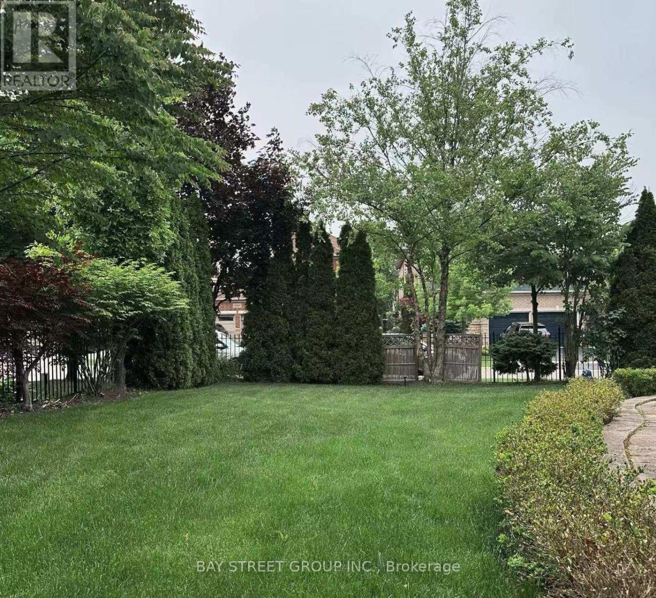 1087 Kestell Boulevard, Oakville, Ontario  L6H 7M5 - Photo 46 - W12921266