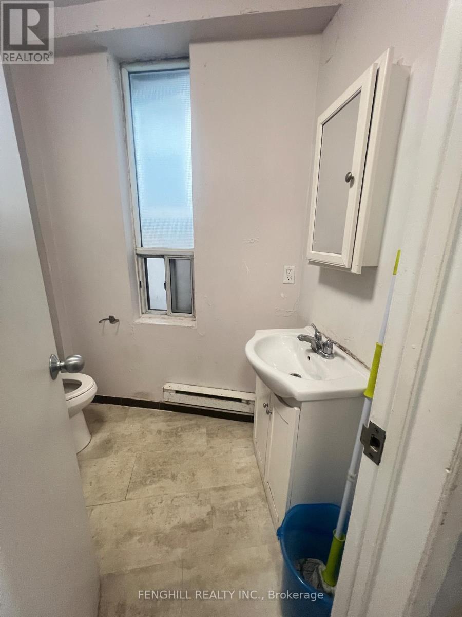 2 - 678 Bathurst Street, Toronto, Ontario  M5S 2R3 - Photo 13 - C12987880