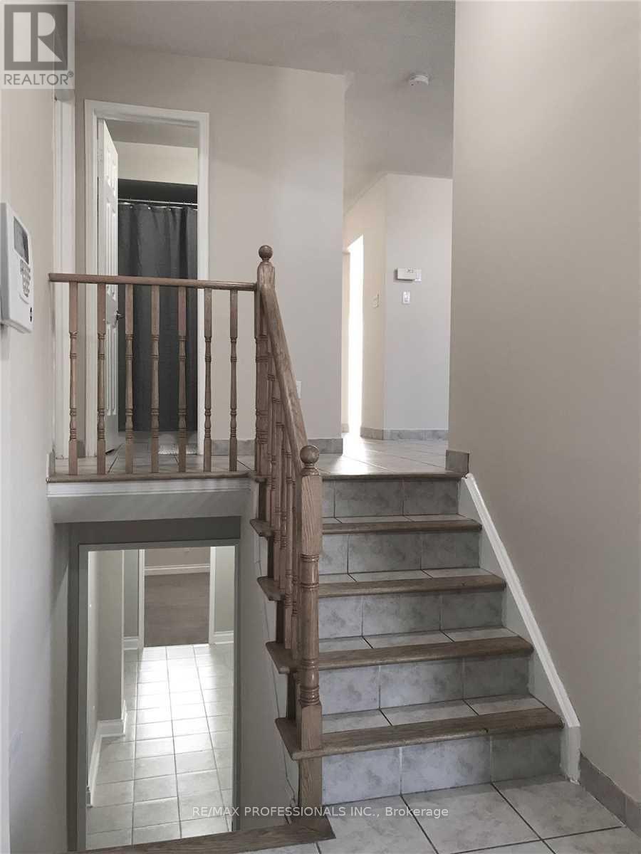 110 Springview Drive, Brampton, Ontario  L6X 4L1 - Photo 14 - W12987876