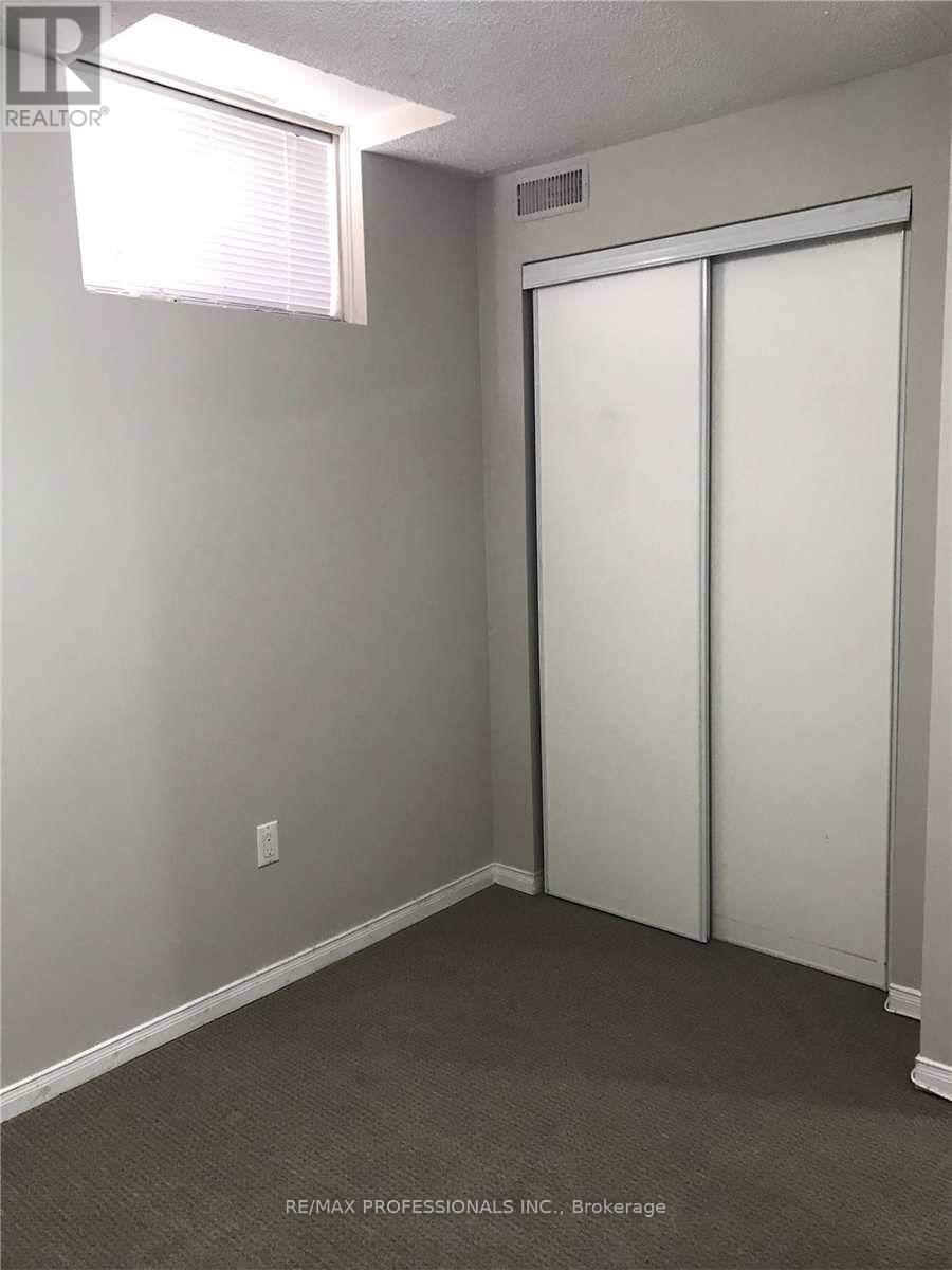 110 Springview Drive, Brampton, Ontario  L6X 4L1 - Photo 23 - W12987876