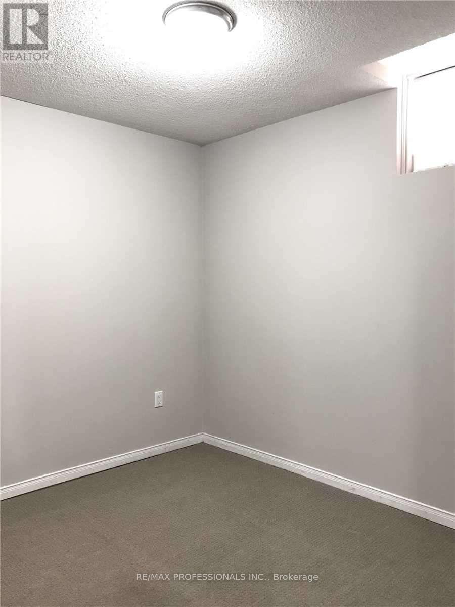 110 Springview Drive, Brampton, Ontario  L6X 4L1 - Photo 26 - W12987876