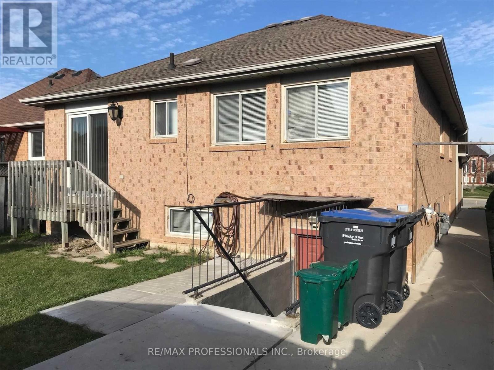 110 Springview Drive, Brampton, Ontario  L6X 4L1 - Photo 29 - W12987876