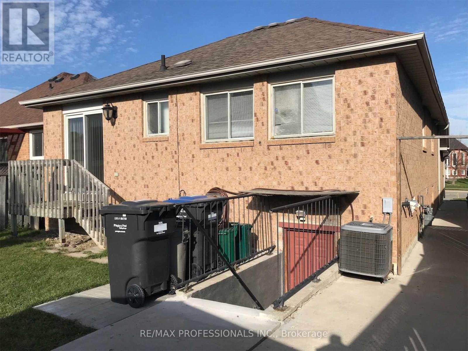 110 Springview Drive, Brampton, Ontario  L6X 4L1 - Photo 35 - W12987876