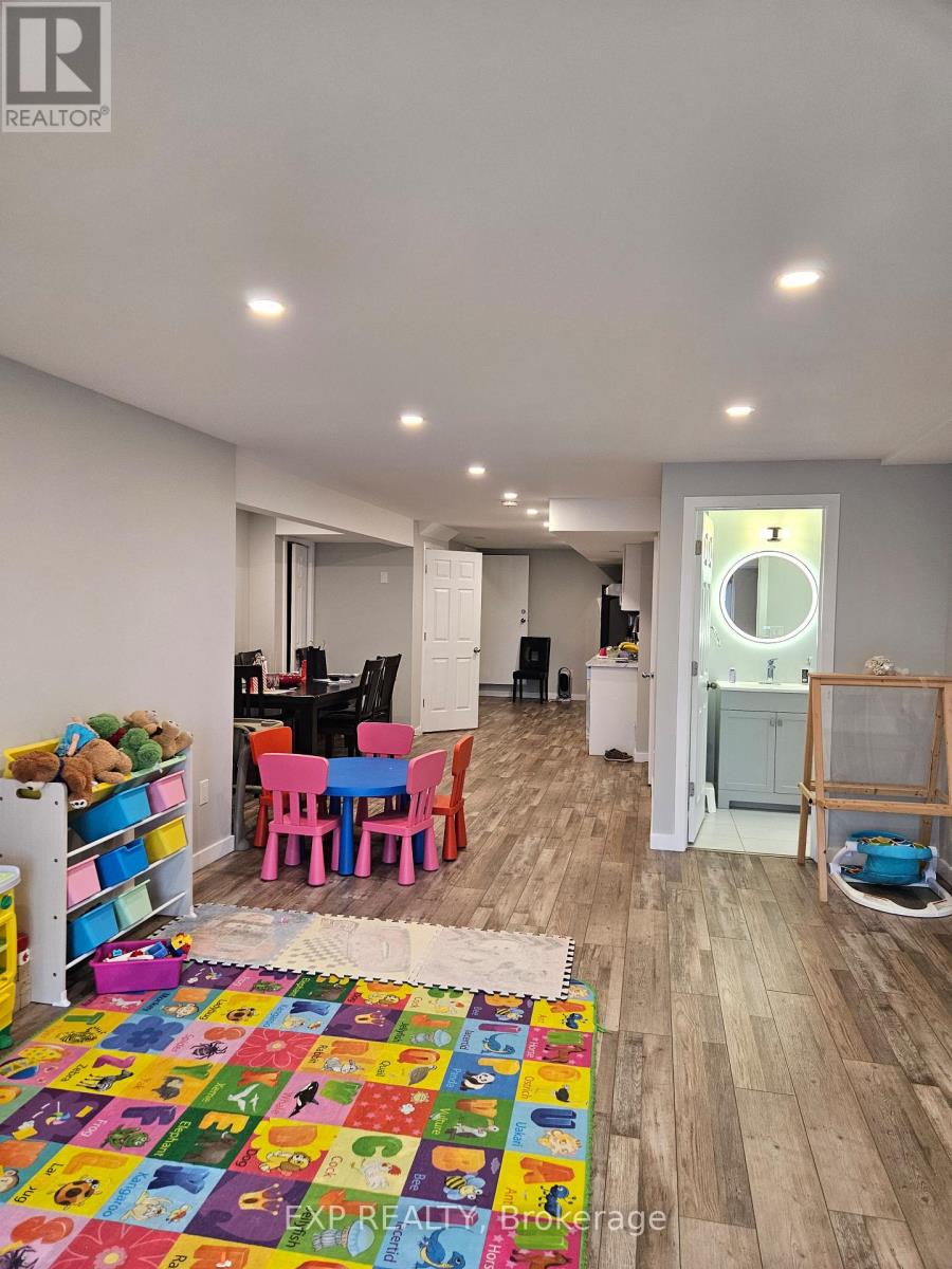 Lower - 916 Dunnigan Court, Kitchener, Ontario  N2B 0A8 - Photo 2 - X12987872