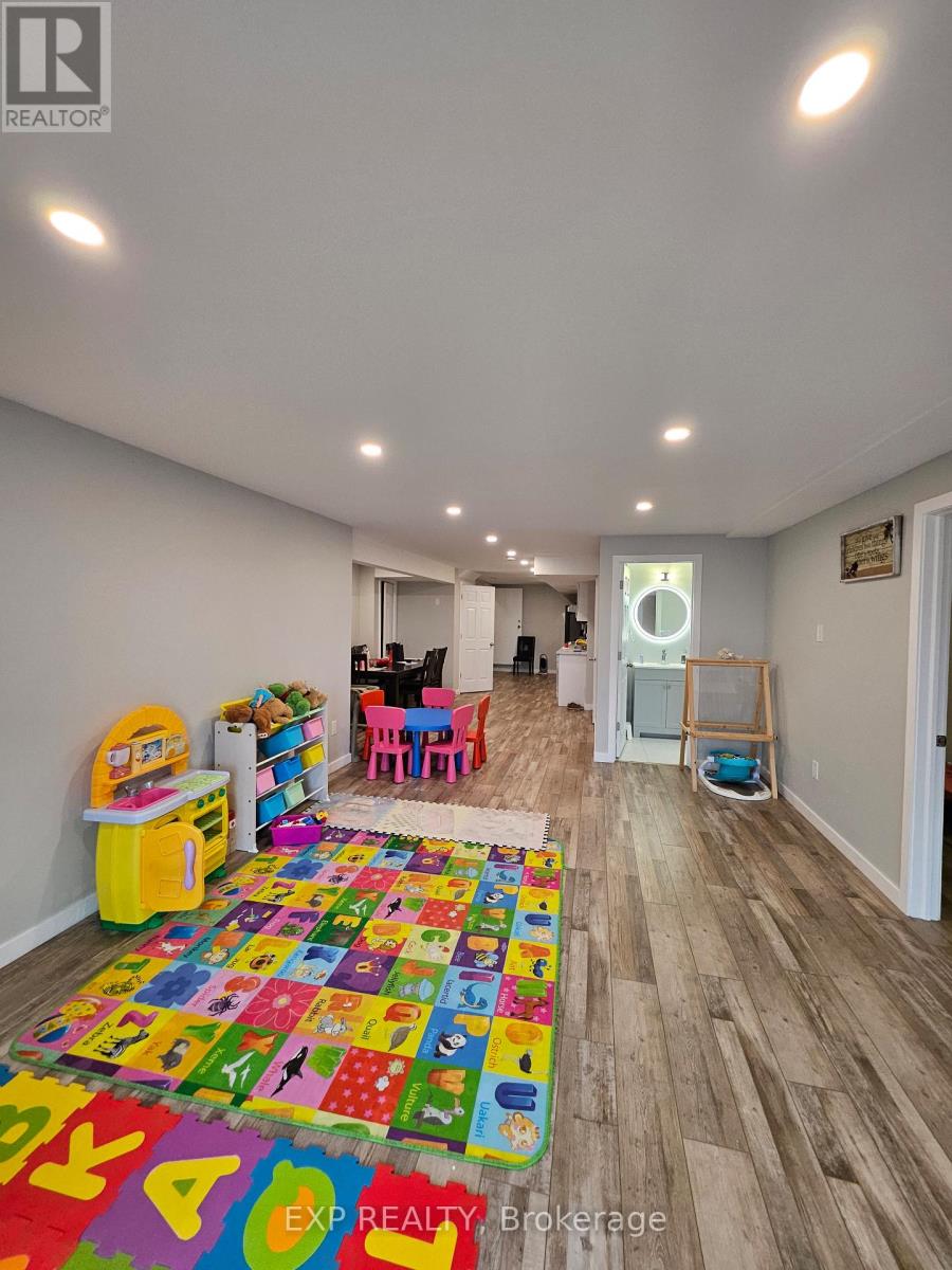 Lower - 916 Dunnigan Court, Kitchener, Ontario  N2B 0A8 - Photo 3 - X12987872