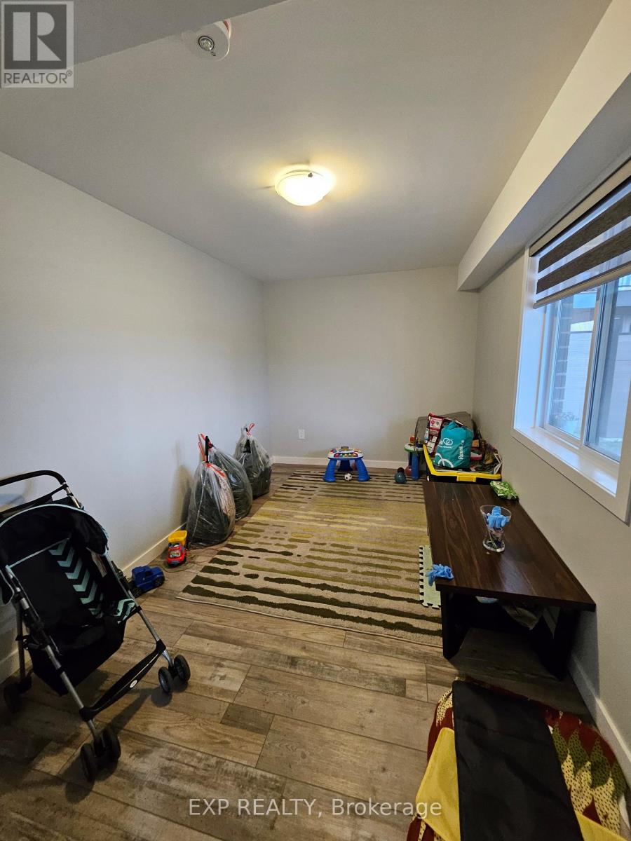 Lower - 916 Dunnigan Court, Kitchener, Ontario  N2B 0A8 - Photo 4 - X12987872