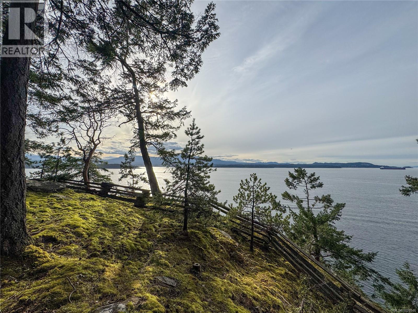 811 Canso Rd, Gabriola Island, British Columbia  V0R 1X2 - Photo 2 - 1028546