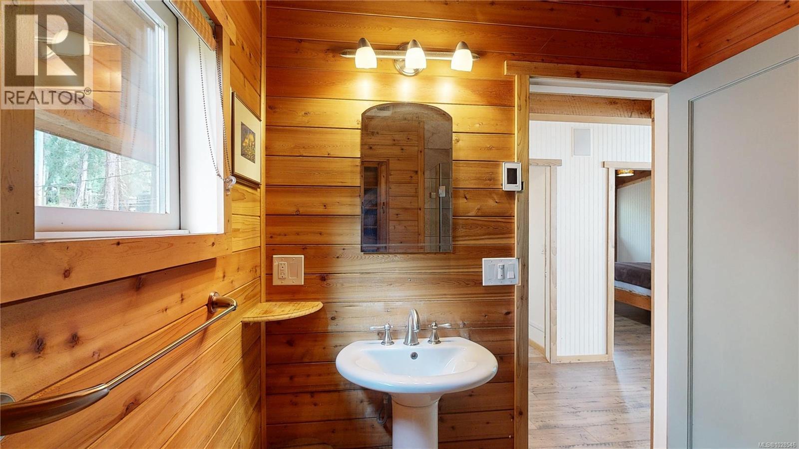 811 Canso Rd, Gabriola Island, British Columbia  V0R 1X2 - Photo 23 - 1028546