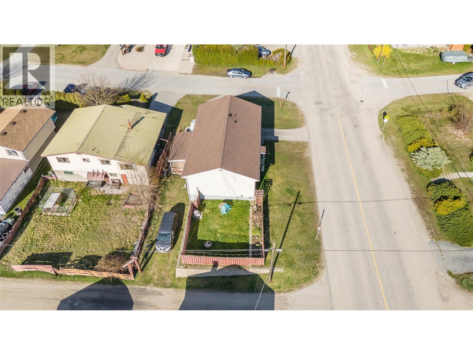 601 6th Avenue, Castlegar, British Columbia  V1N 1T8 - Photo 5 - 10376541