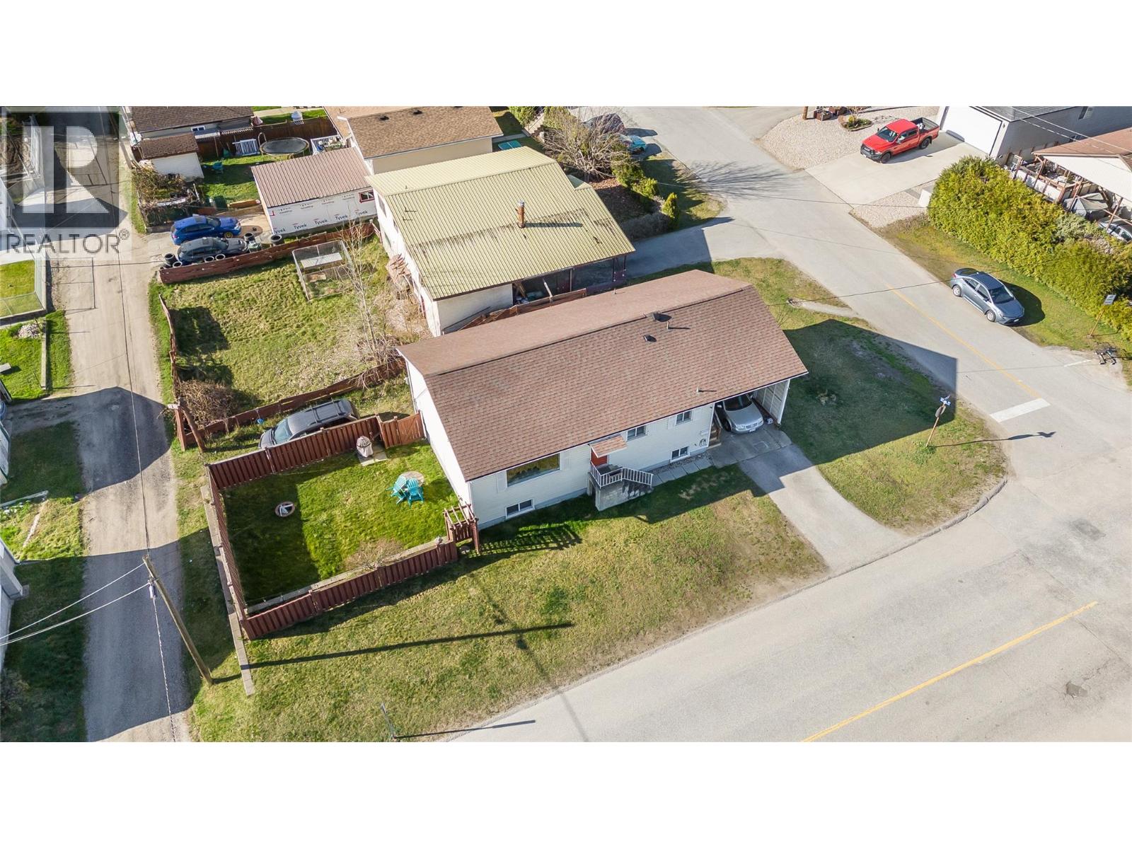 601 6th Avenue, Castlegar, British Columbia  V1N 1T8 - Photo 4 - 10376541