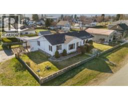 101 10th Avenue, Castlegar, British Columbia
