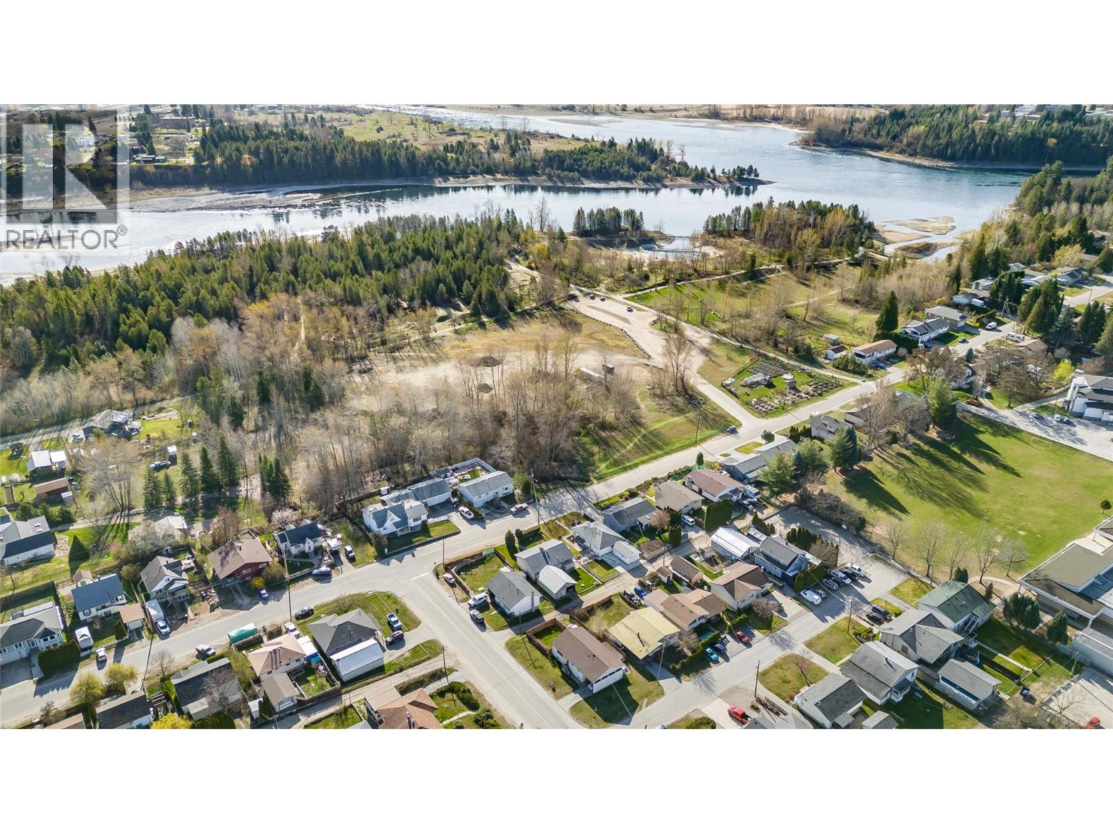 601 6th Avenue, Castlegar, British Columbia  V1N 1T8 - Photo 48 - 10376541