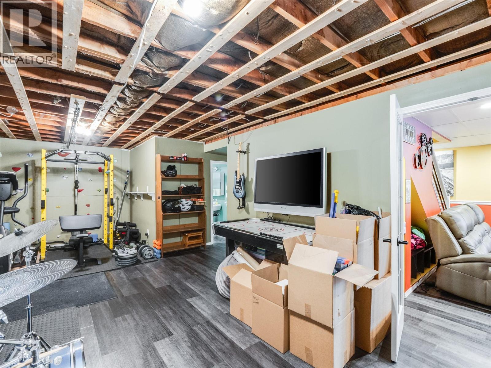 601 6th Avenue, Castlegar, British Columbia  V1N 1T8 - Photo 35 - 10376541