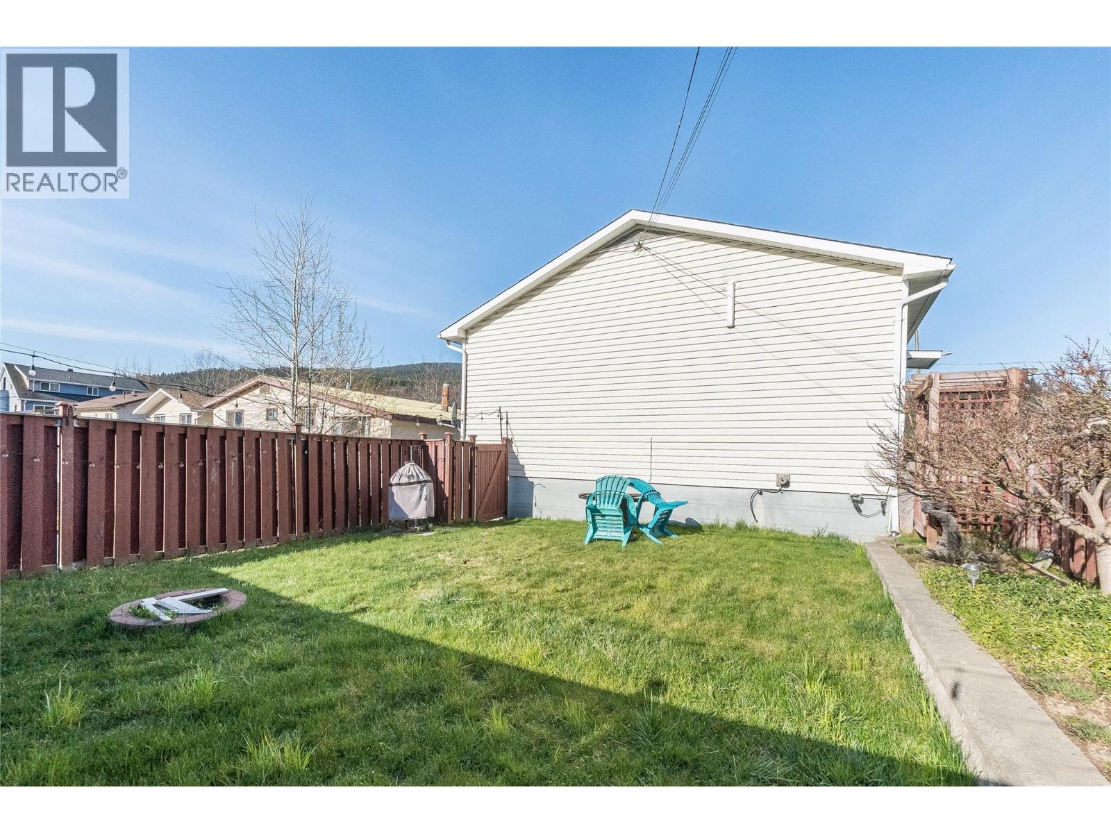 601 6th Avenue, Castlegar, British Columbia  V1N 1T8 - Photo 45 - 10376541