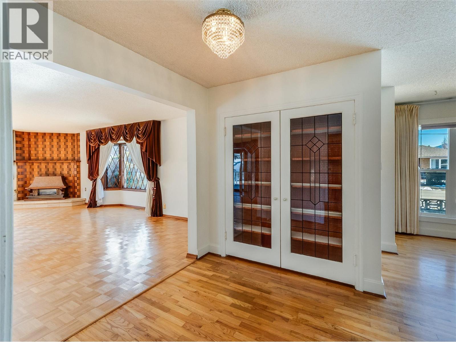 101 10th Avenue, Castlegar, British Columbia  V1N 1J9 - Photo 25 - 10377065